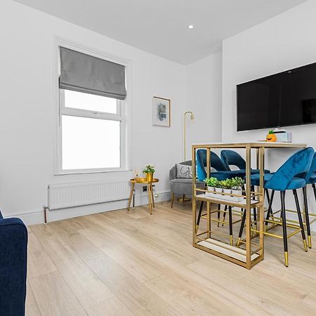 Modern 3 And 2 Bedroom Apartment In Maida Vale 런던 외부 사진