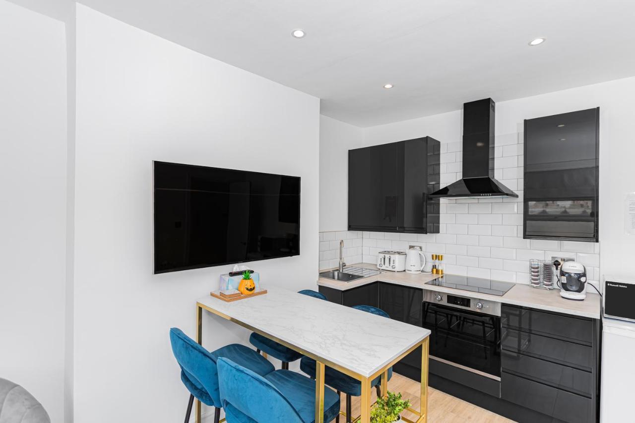Modern 3 And 2 Bedroom Apartment In Maida Vale 런던 외부 사진