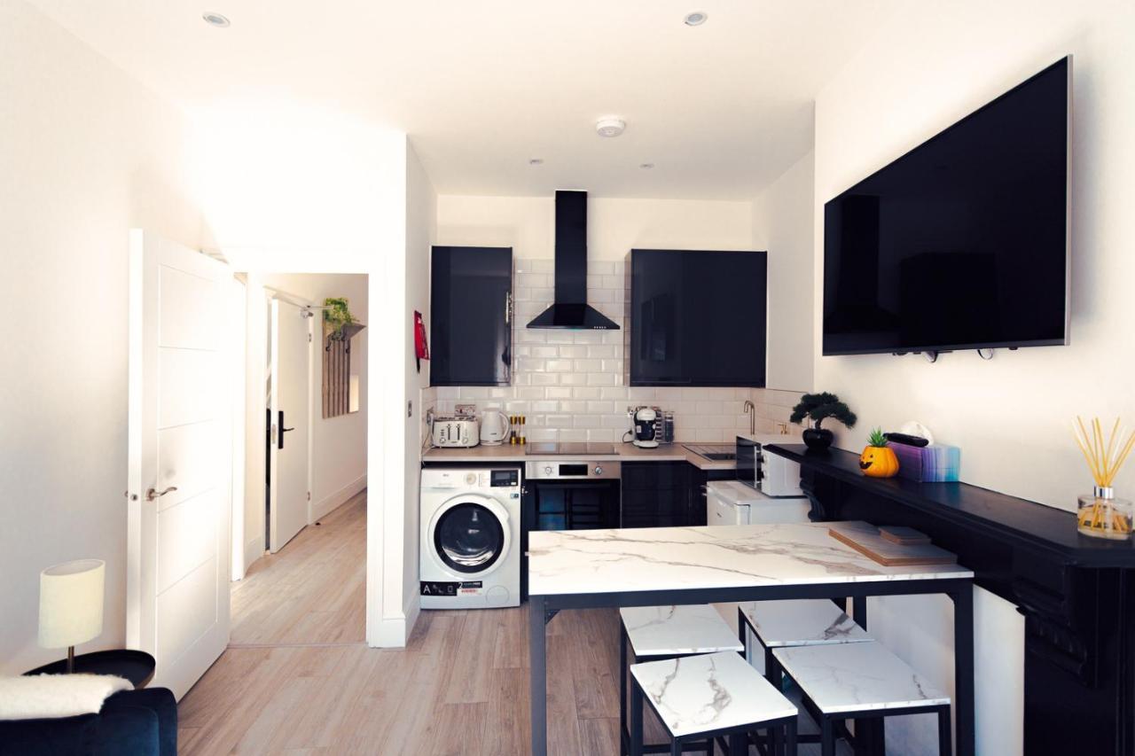 Modern 3 And 2 Bedroom Apartment In Maida Vale 런던 외부 사진