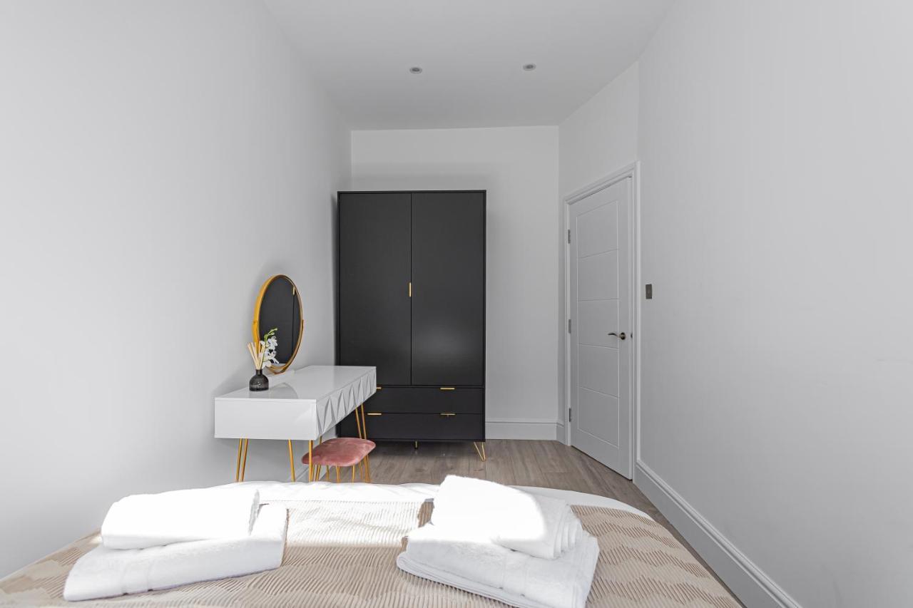 Modern 3 And 2 Bedroom Apartment In Maida Vale 런던 외부 사진